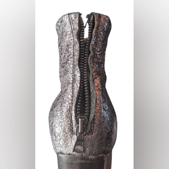 EUC Rag & Bone Classic Newbury Crinkled Gunmetal metallic pewter zip back, black - Picture 12 of 14